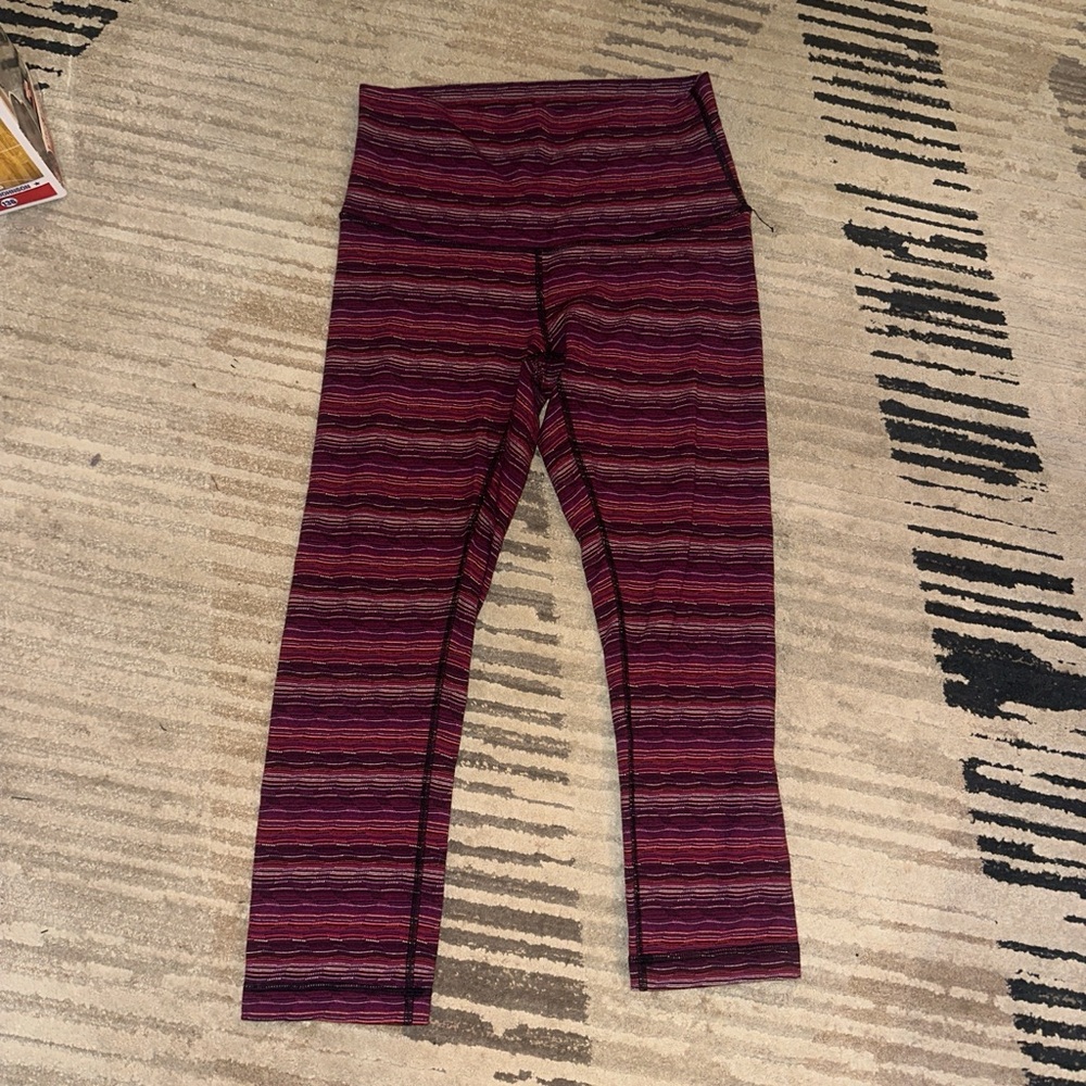 Lululemon Womens sz 8 Leggings Purple Striped Athletic Pull On Yoga Pants